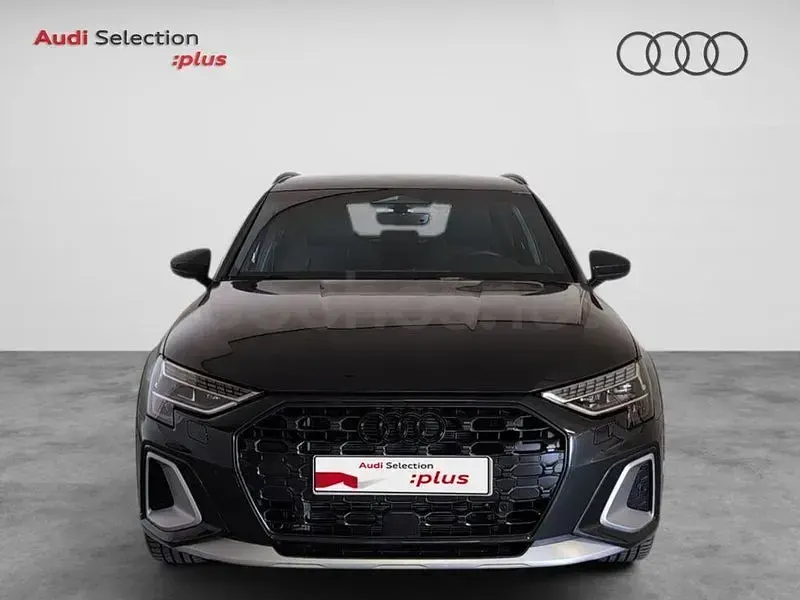 Usado Audi A3 Advanced 204 CV (150 kW) 2025 Gris / plata Berlina