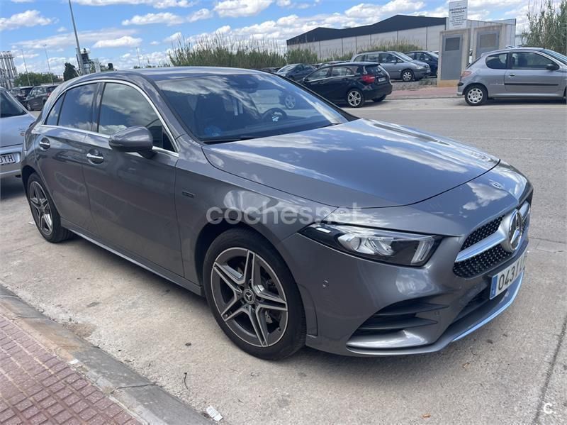 Usado Mercedes A250 218 CV (160 kW) 2021 Gris / plata Berlina
