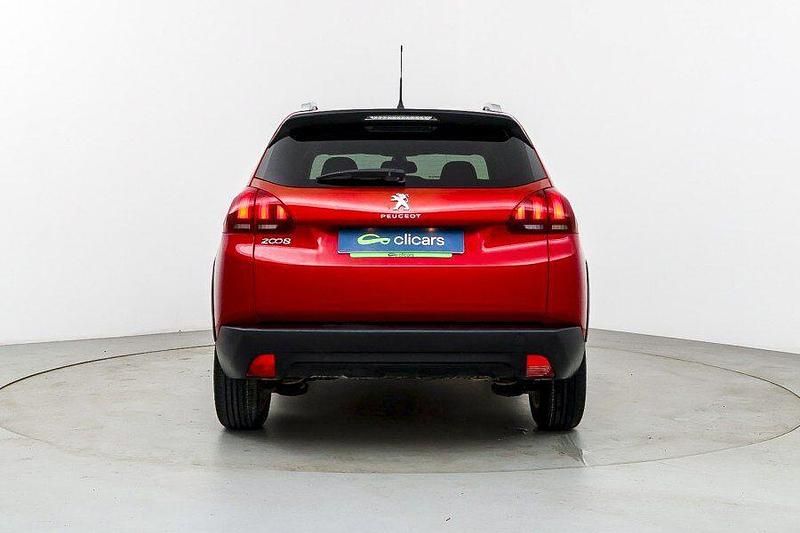 Usado Peugeot 2008 Signature Sky 130 CV (95 kW) 2019 Rojo SUV