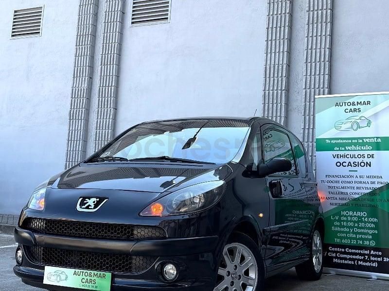 Usado Peugeot 1007 70 CV (51 kW) 2006 Negro Monovolumen