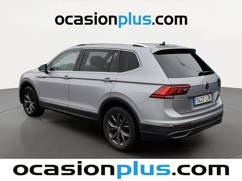Usado VW Tiguan Life 150 CV (110 kW) 2022 Gris SUV
