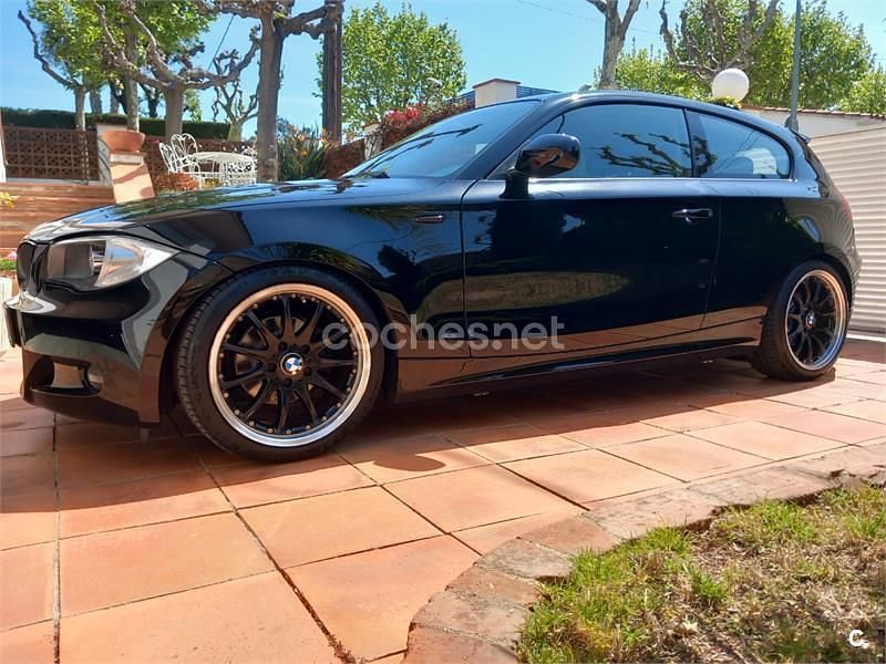 Usado BMW 116 122 CV (89 kW) 2011 Negro Utilitario