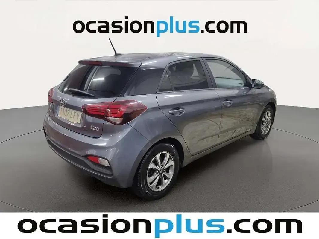 Usado Hyundai i20 84 CV (61 kW) 2020 Gris Utilitario