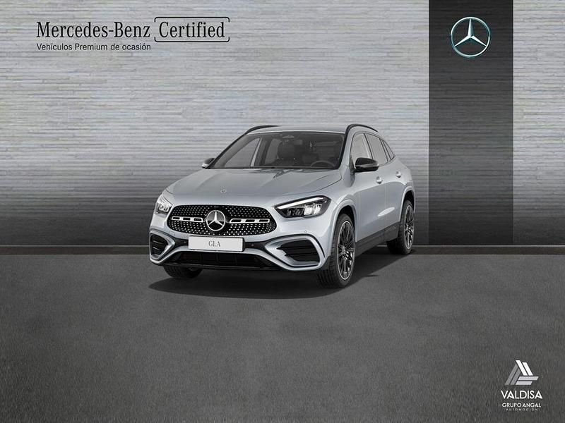 Usado Mercedes GLA200 150 CV (110 kW) 2025 Gris / plateado SUV