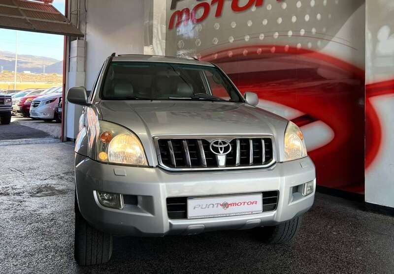 Gris Usado 2006 Toyota Land Cruiser SUV | 19.990 € (Precio justo) - Imagen 1/4