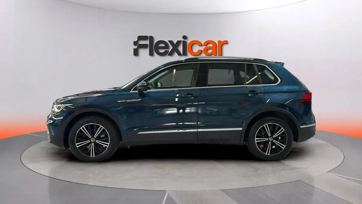Usado VW Tiguan Life 150 CV (110 kW) 2022 Verde SUV