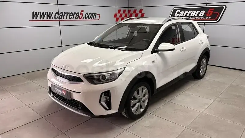 Usado Kia Stonic 100 CV (73 kW) 2022 Blanco SUV