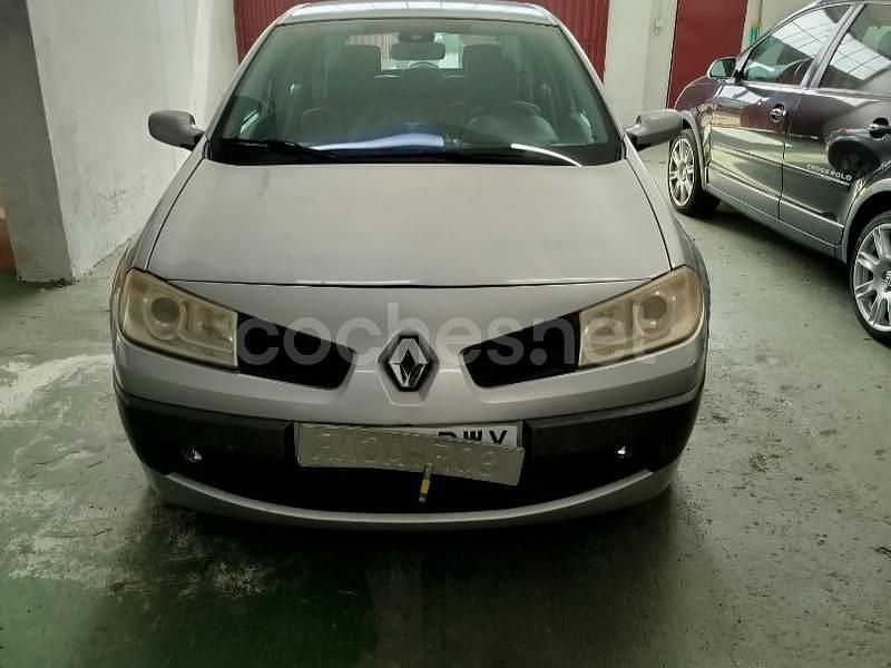 Gris / plata Usado 2005 Renault Mégane II Authentique Berlina | 2100 € (Precio justo) - Imagen 1/4
