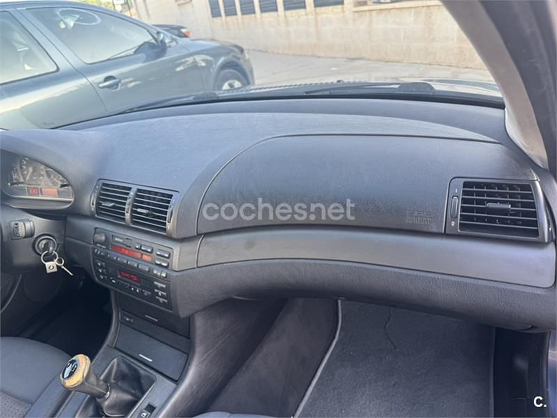 Usado BMW 320 136 HP (100 kW) 2002 Cinzento Sedan