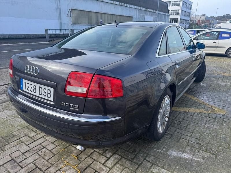 Usado Audi A8 Premium 233 CV (171 kW) 2005 Gris / plata Berlina