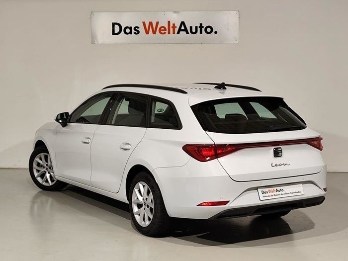 Blanco Usado 2024 Seat Leon ST Style Familiar | 21.500 € (Un poco caro) - Imagen 1/4