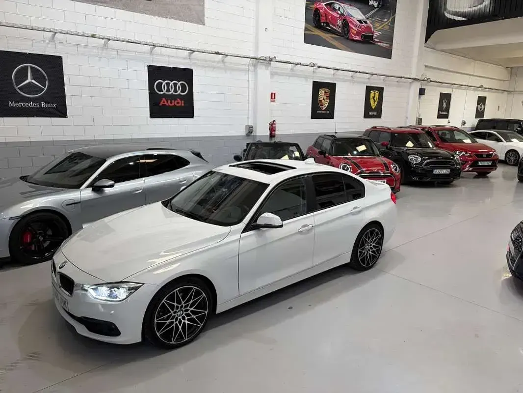 Usado BMW 320 Efficient Dynamics 163 CV (119 kW) 2016 Blanco Berlina