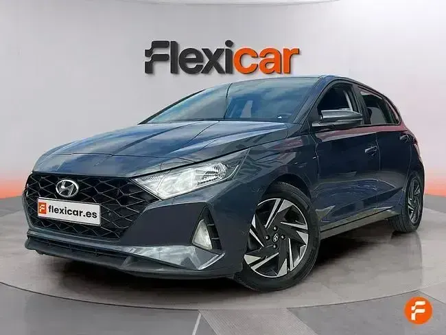 Usado Hyundai i20 100 CV (73 kW) 2021 Gris Utilitario