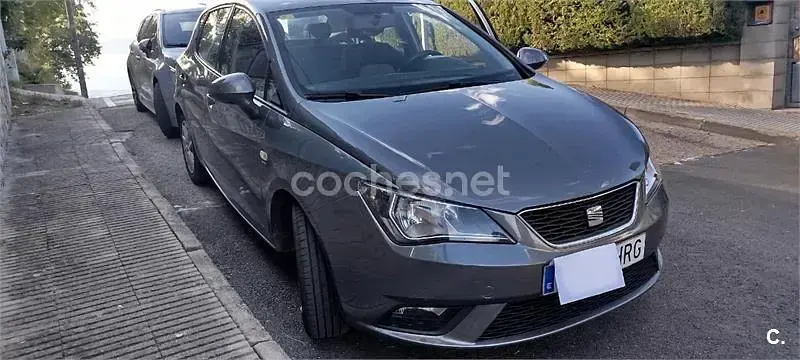 Begagnad Seat Ibiza Style 105 HK (77 kW) 2013 Grå Sedan