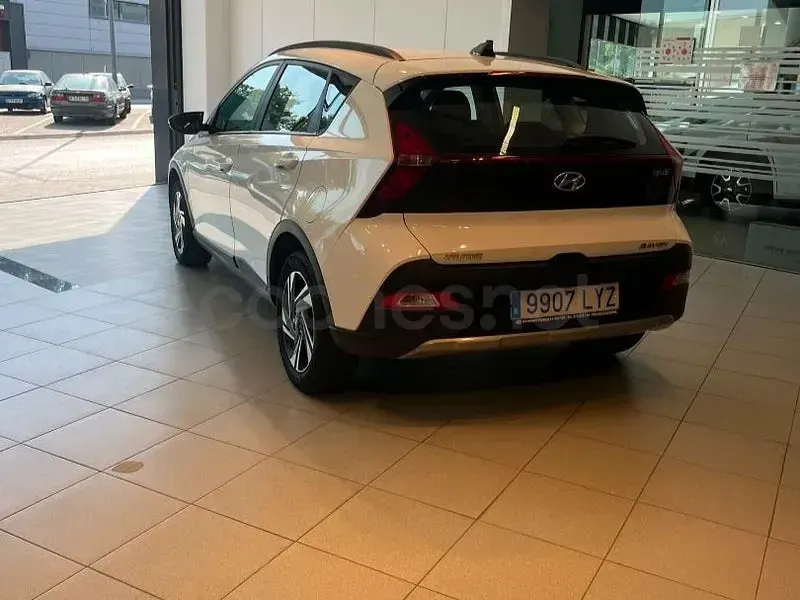 Usado Hyundai Bayon 100 CV (73 kW) 2022 Blanco SUV