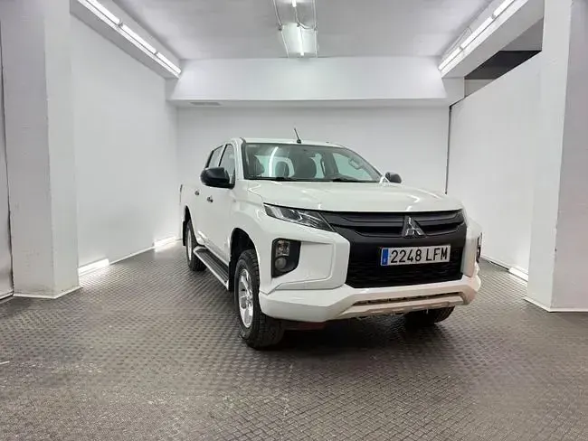 Usado Mitsubishi L200 150 CV (110 kW) 2020 Blanco Pickup/Camioneta