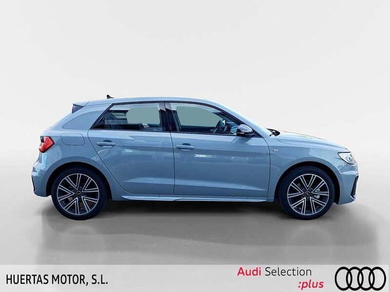 Usado Audi A1 Sportback 116 CV (85 kW) 2025 Gris Utilitario
