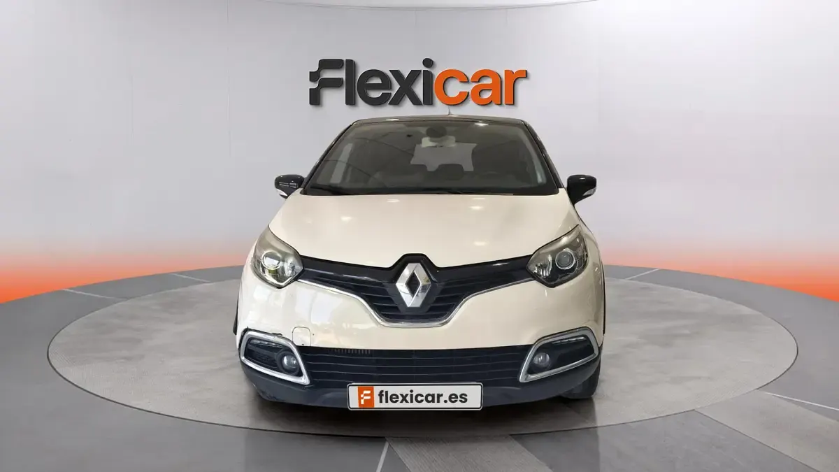 Usado Renault Captur Intens 90 CV (66 kW) 2016 Beige SUV