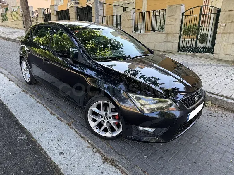 Usado Seat Leon FR 125 CV (91 kW) 2015 Negro Berlina
