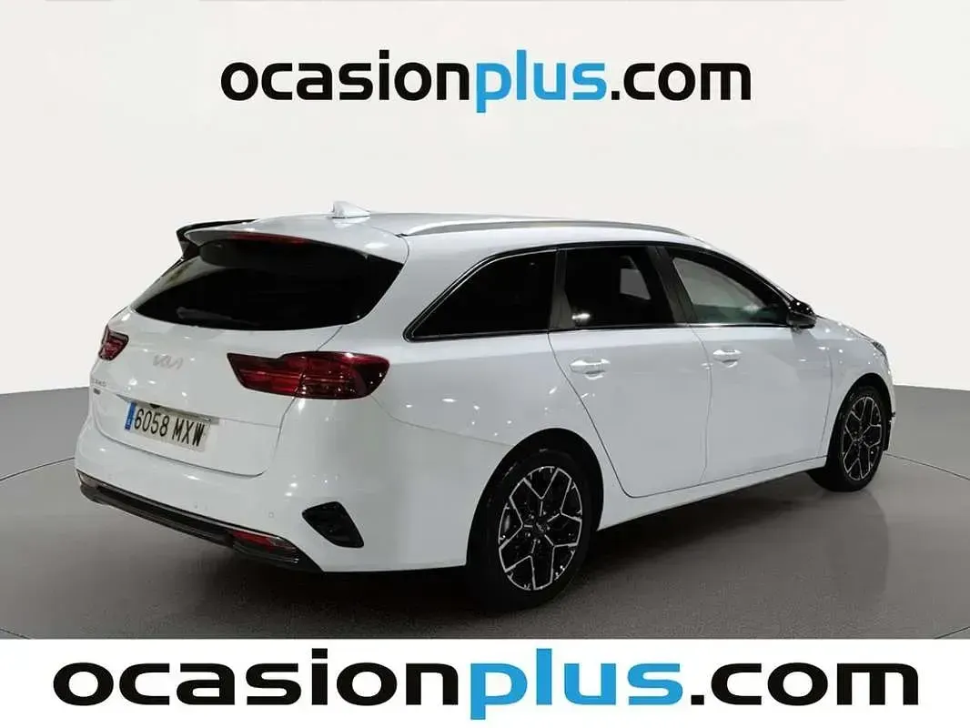 Usado Kia Ceed Style 101 CV (74 kW) 2025 Blanco Utilitario