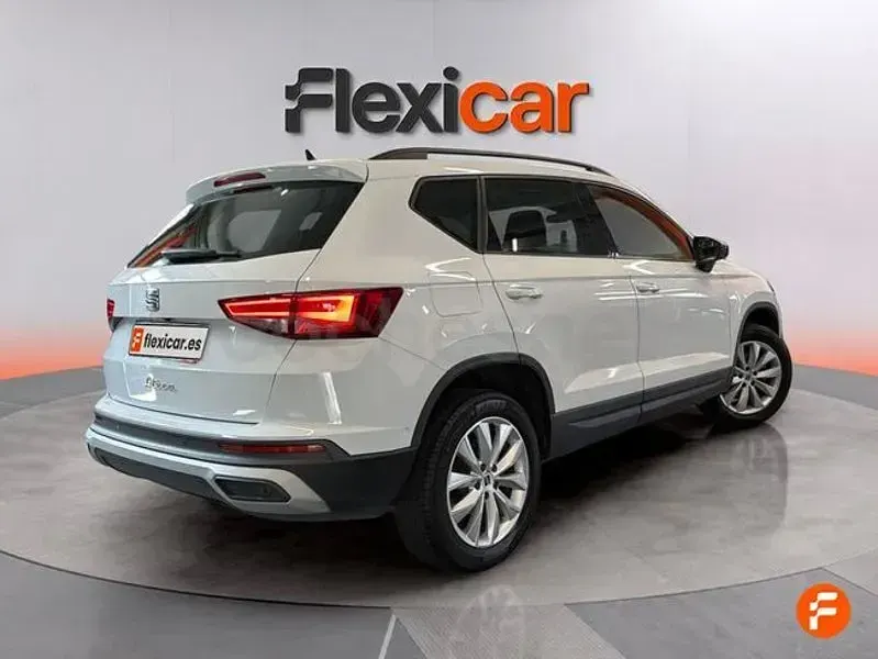 Usado Seat Ateca Style 150 CV (110 kW) 2022 Blanco SUV