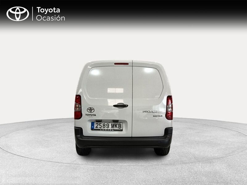 Usado Toyota Proace City City 100 CV (73 kW) 2023 Blanco Monovolumen