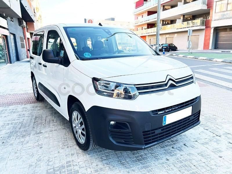 Usado Citroën Berlingo Live 102 CV (75 kW) 2021 Blanco Monovolumen
