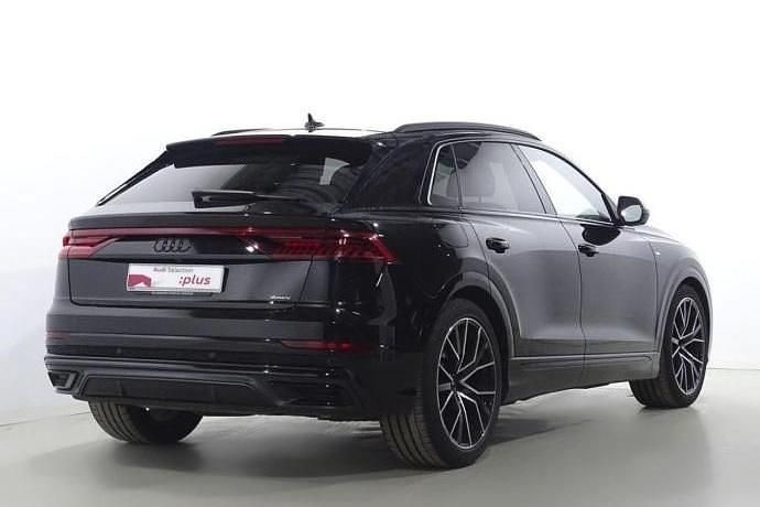 Usado Audi Q8 286 CV (210 kW) 2022 Negro SUV