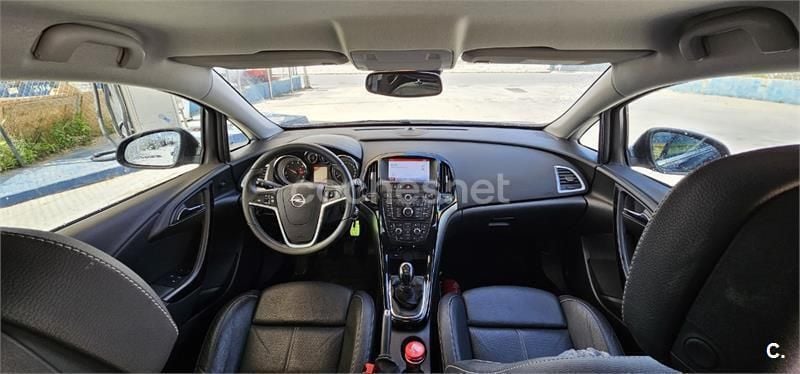 Negro Usado 2015 Opel Astra Excellence Familiar | 9000 € (Precio justo) - Imagen 1/4