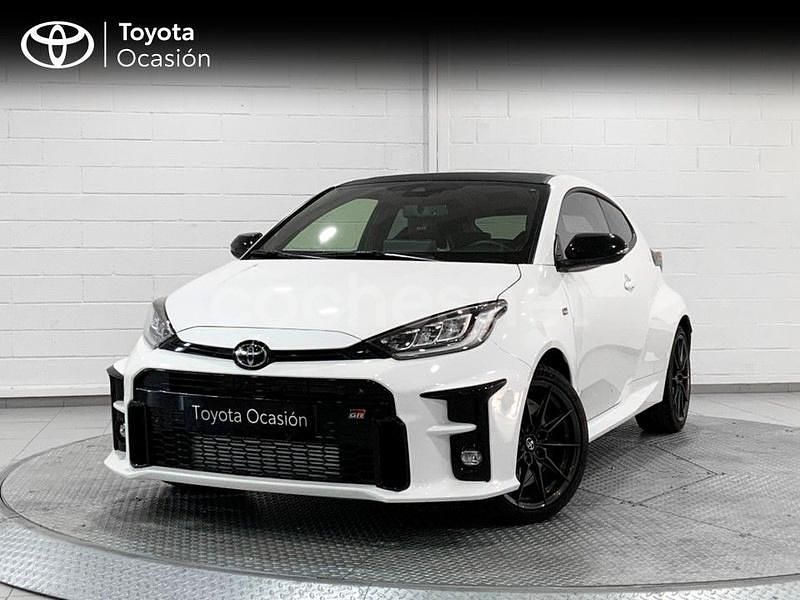 Blanco Usado 2022 Toyota Yaris Berlina | 37.800 € (Precio justo) - Imagen 1/4
