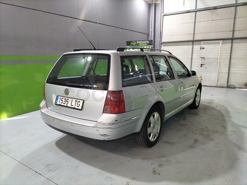 Usado VW Bora Highline 115 CV (84 kW) 1999 Gris / plata Berlina