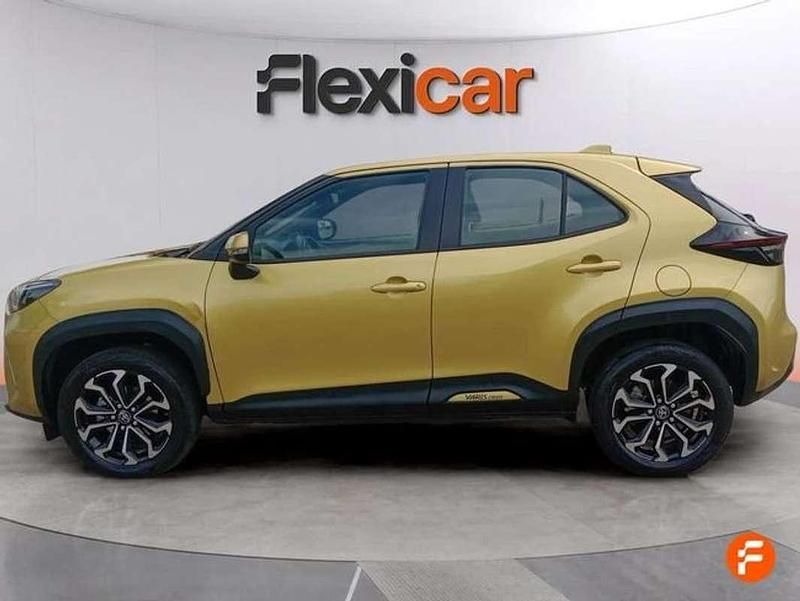 Usado Toyota Yaris Cross Active 116 CV (85 kW) 2024 Amarillo SUV