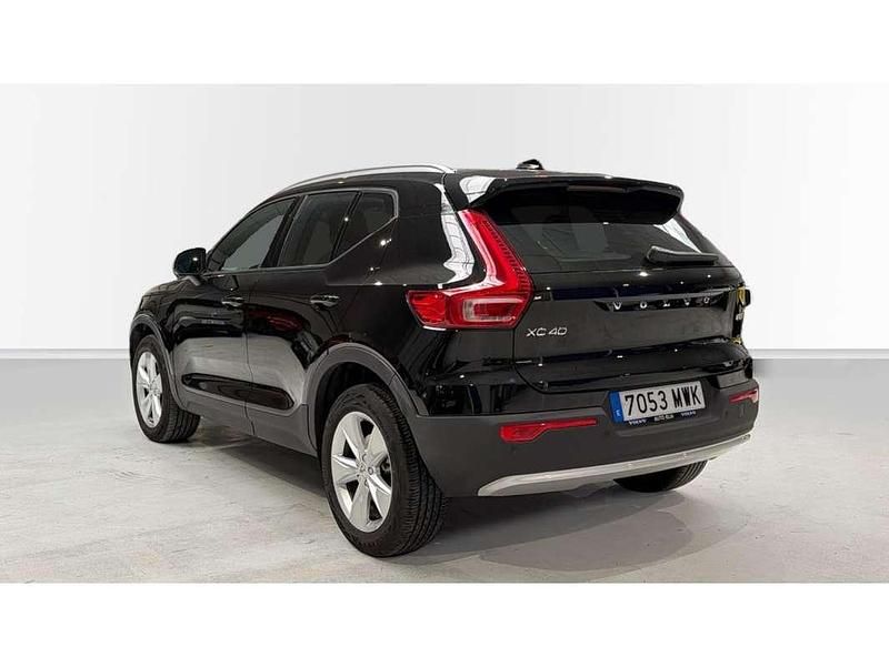 Begagnad Volvo XC40 Core 129 HK (94 kW) 2024 Svart SUV