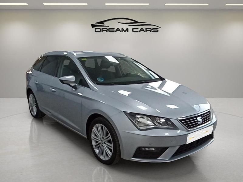 Usado Seat Leon XCELLENCE 130 CV (95 kW) 2020 Gris / plata Familiar