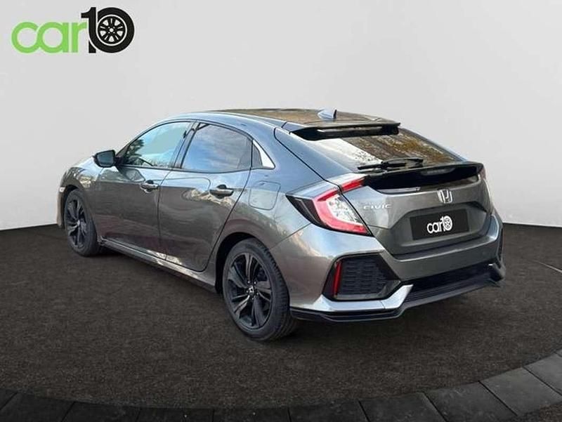 Usado Honda Civic Comfort 126 CV (92 kW) 2019 Gris Utilitario