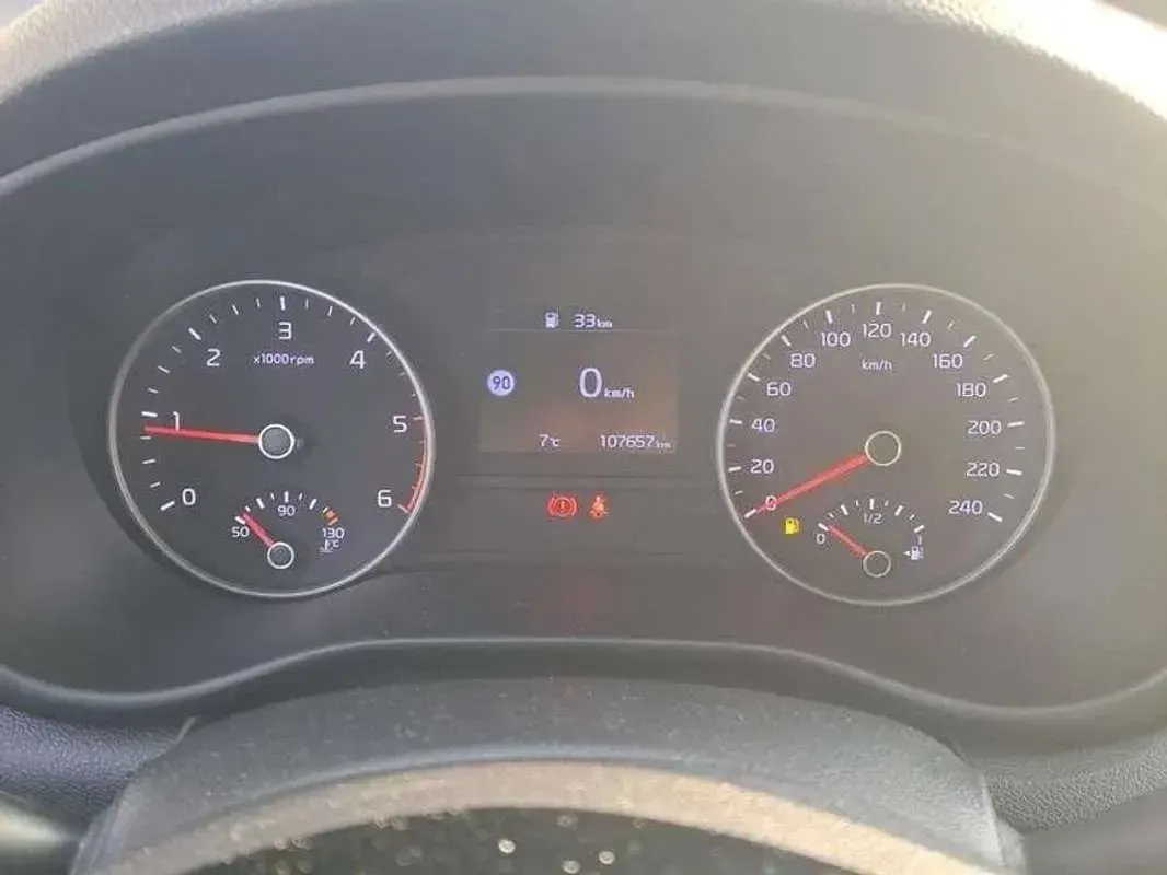 Usado Kia Sportage 136 CV (100 kW) 2020 Gris SUV