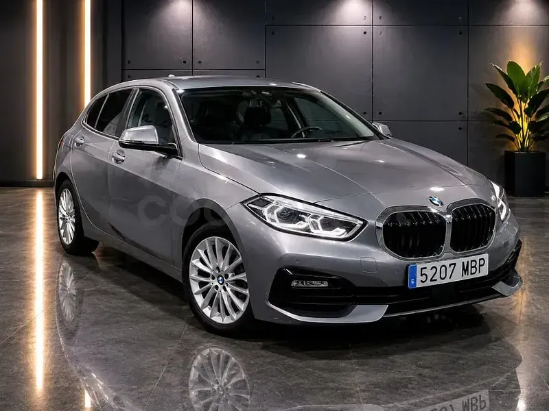 Usado BMW 118 136 CV (100 kW) 2022 Gris / plata Utilitario