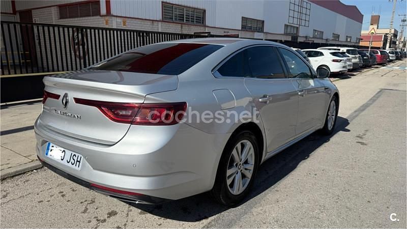 Usado Renault Talisman Intens 130 CV (95 kW) 2016 Gris / plata Berlina