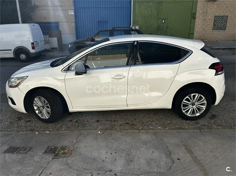 Usado Citroën DS4 92 CV (67 kW) 2014 Blanco Utilitario