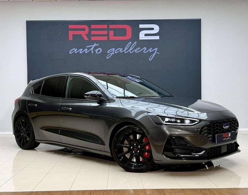 Usado Ford Focus ST 280 CV (205 kW) 2024 Gris Utilitario