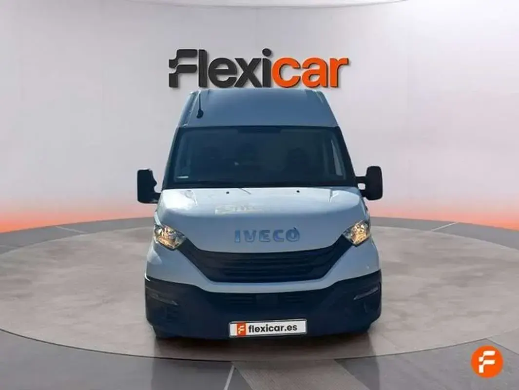 Usado Iveco Daily 156 CV (114 kW) 2023 Blanco Van