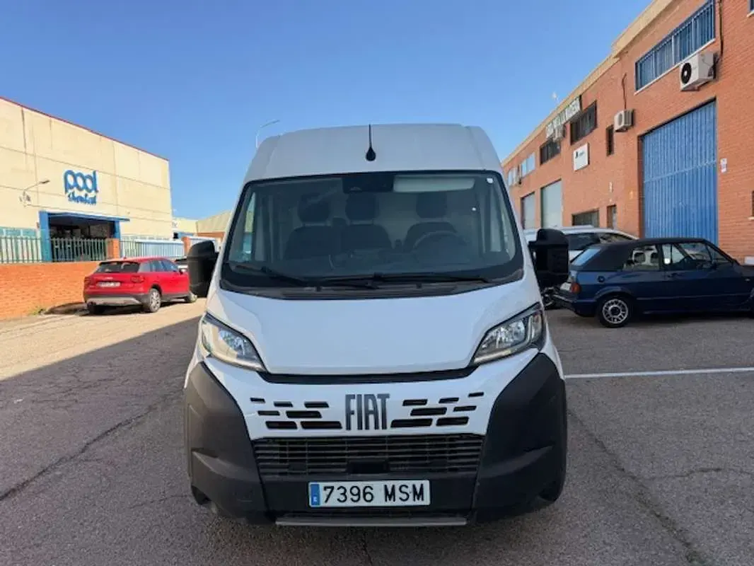 Usado Fiat Ducato 140 HP (102 kW) 2024 Branco Van
