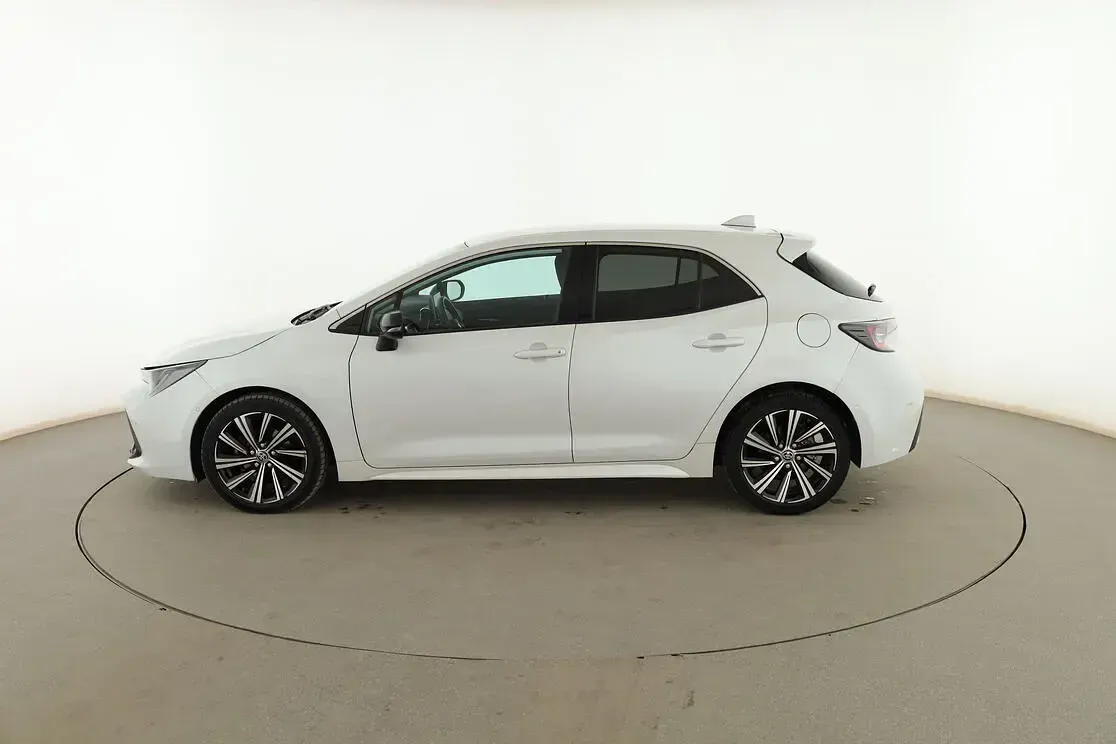 Usado Toyota Corolla Style 122 CV (89 kW) 2023 Blanco Berlina