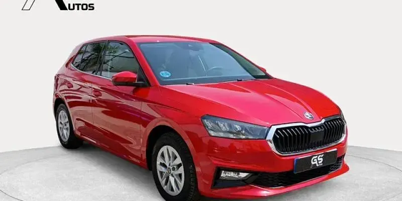 Usado Skoda Fabia Selection 116 CV (85 kW) 2025 Rojo Utilitario