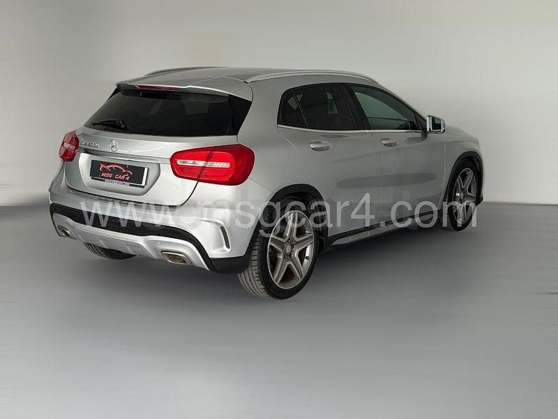 Usado Mercedes GLA200 AMG line 136 CV (100 kW) 2017 Gris / plata SUV