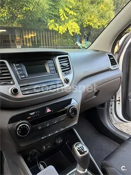 Usado Hyundai Tucson 115 CV (84 kW) 2015 Blanco SUV