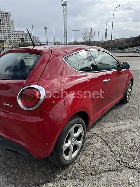 Usado Alfa Romeo MiTo 78 CV (57 kW) 2018 Rojo Utilitario