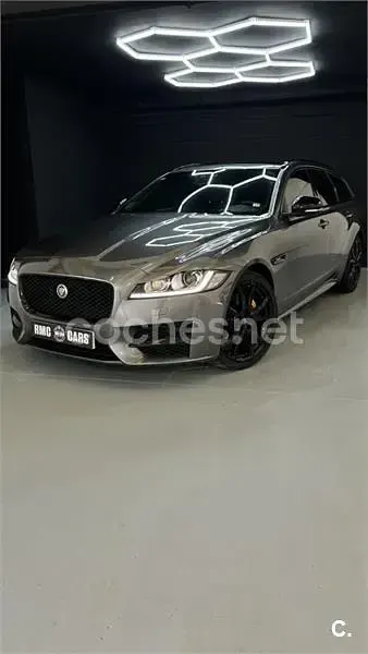 Usado Jaguar XF Sportbrake R-Sport 180 CV (132 kW) 2018 Gris / plata Familiar