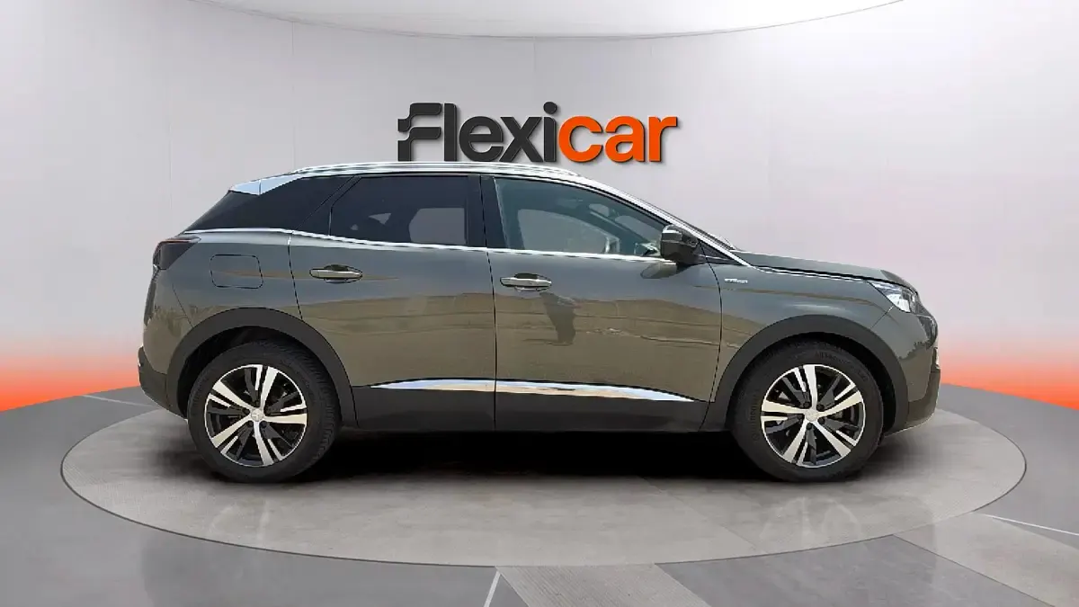 Usado Peugeot 3008 GT-line 131 CV (96 kW) 2019 Gris SUV