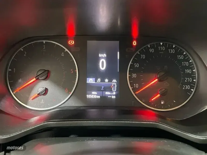 Usado Renault Clio V Intens 85 CV (62 kW) 2020 Gris Berlina